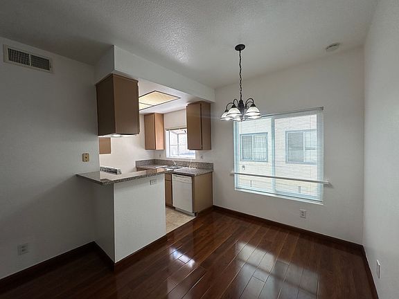 2nd image of 79 & 89 S Roosevelt Ave #79-5