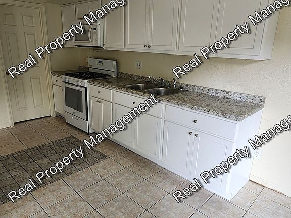 4th image of 7044 Montana Ct