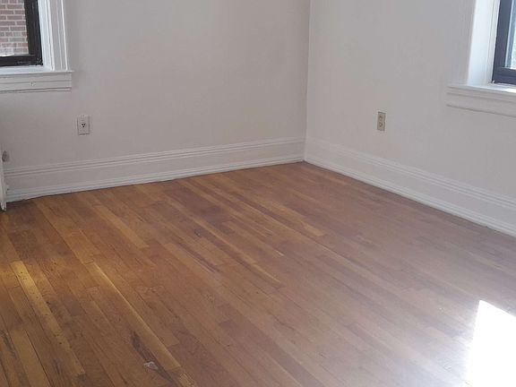 3rd image of 3515 94th St APT 4A