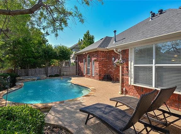 2nd image of 19 Zachary Ct