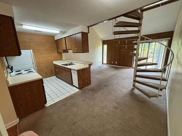3079 Huntleigh Dr, Raleigh, NC 27604