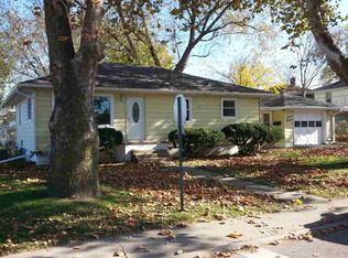 713 12th St, Fulton, IL 61252