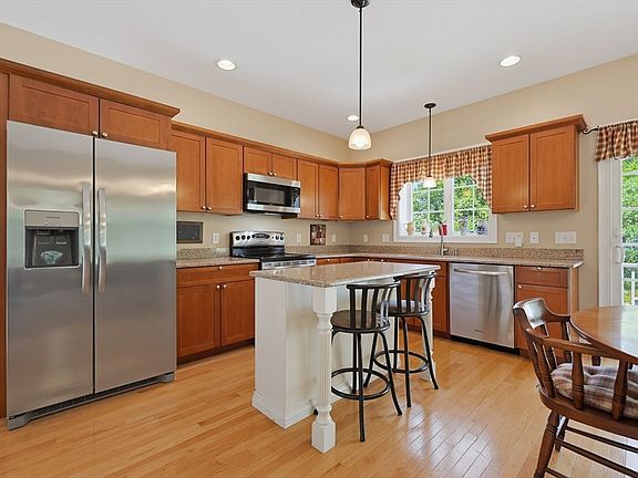 4th image of 12 Zain Cir Unit 12