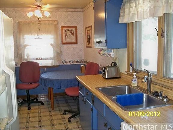 3rd image of 2515 Nokomis Ave