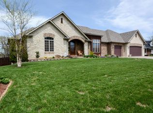 1987 E Burntwood Dr, Springfield, MO 65803