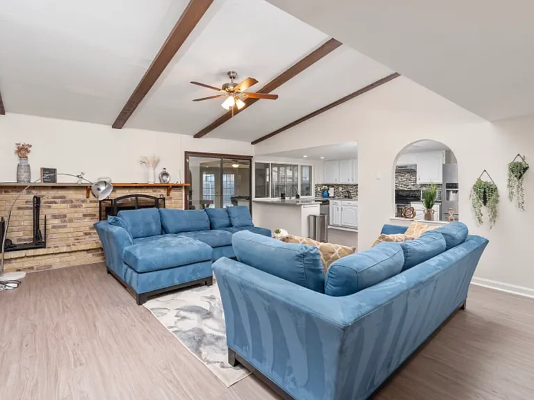 2213 Proctor Dr — Photo 1