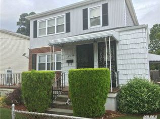 23-34 Ocean Crest Blvd, Far Rockaway, NY 11691