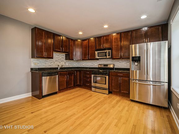 5th image of 2648 W Glenlake Ave #3D