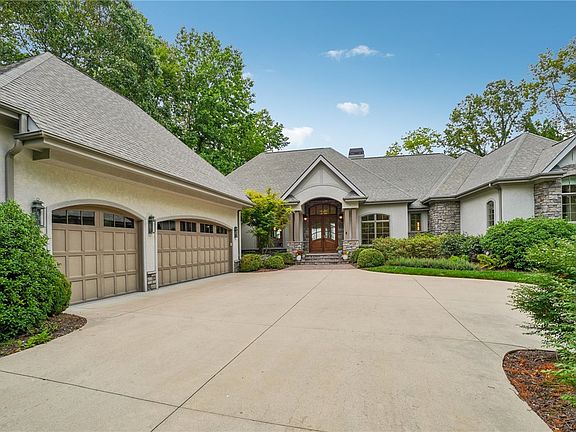 3rd image of 103 Upper Ridge Way