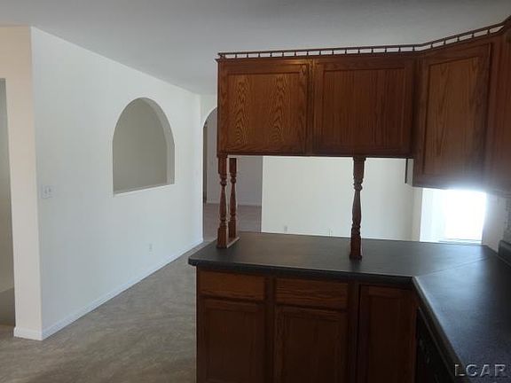 5th image of 3349 Saxony Dr N