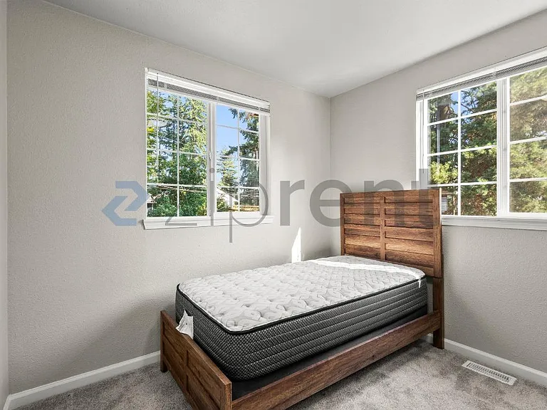 2126 NE 137th St #B — Photo 12