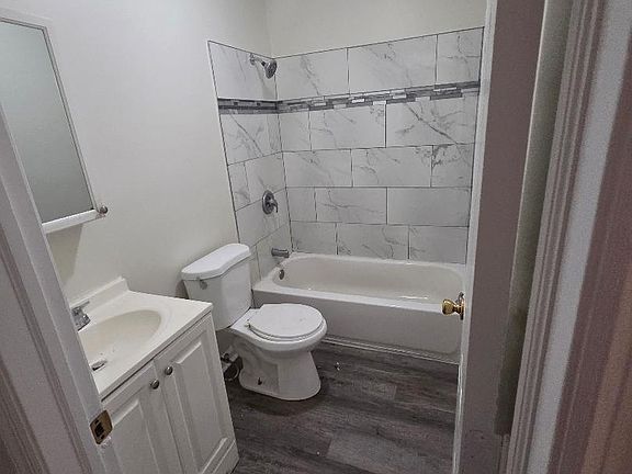 3rd image of 401 Church Ln #2