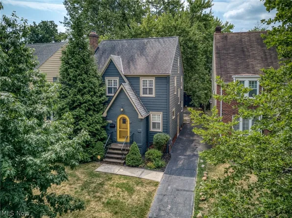 3534 Cedarbrook Rd, University Heights, OH 44118