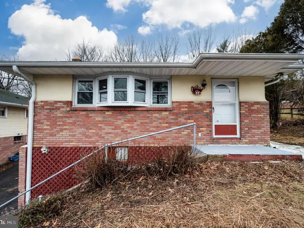 1938 High Park Mnr, Pottsville, PA 17901