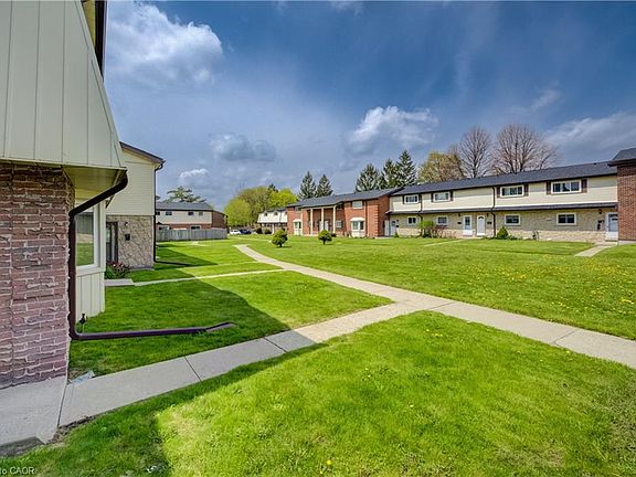 4th image of 160 Jansen Ave #32