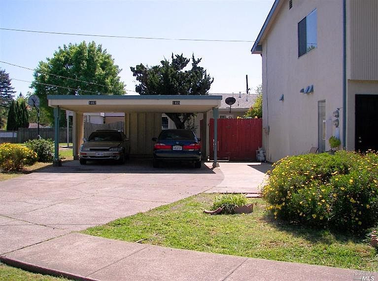 2nd image of 1465 Sherwood Cir