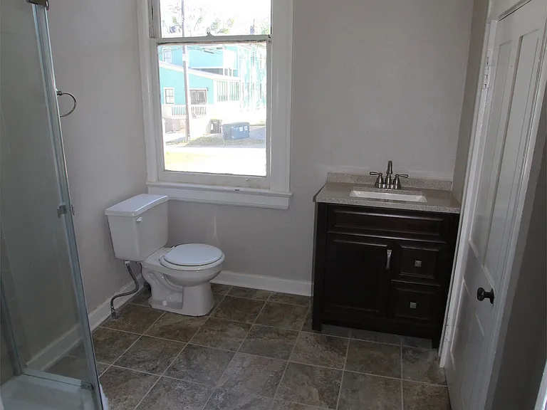 203-205 E Gwinnett St — Photo 10