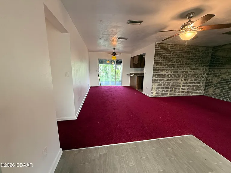 1032 Frost Ln — Photo 4