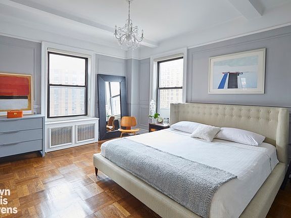 4th image of 2480 Broadway