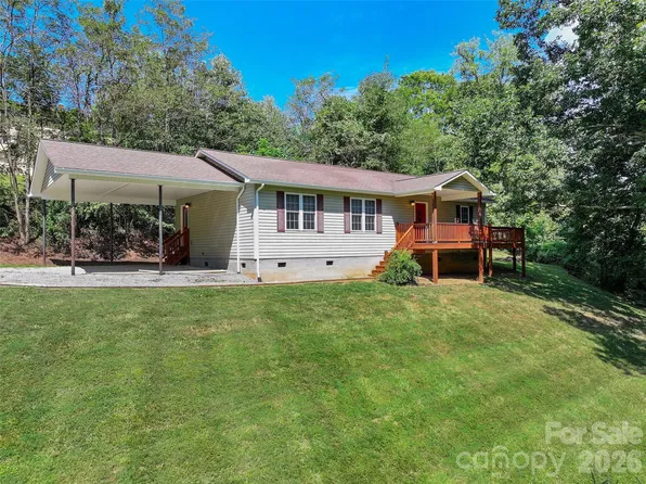 111 Natures Trl, Clyde, NC 28721