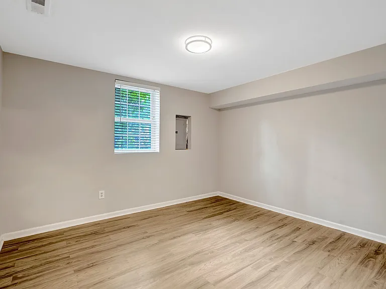 10929 Park Rd — Photo 35