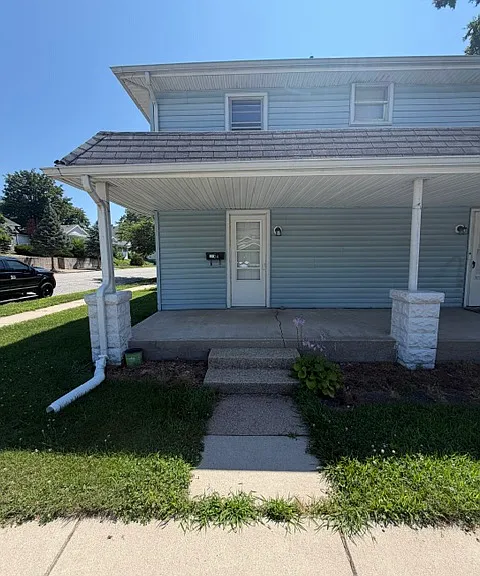 724 Elizabeth St — Photo 2