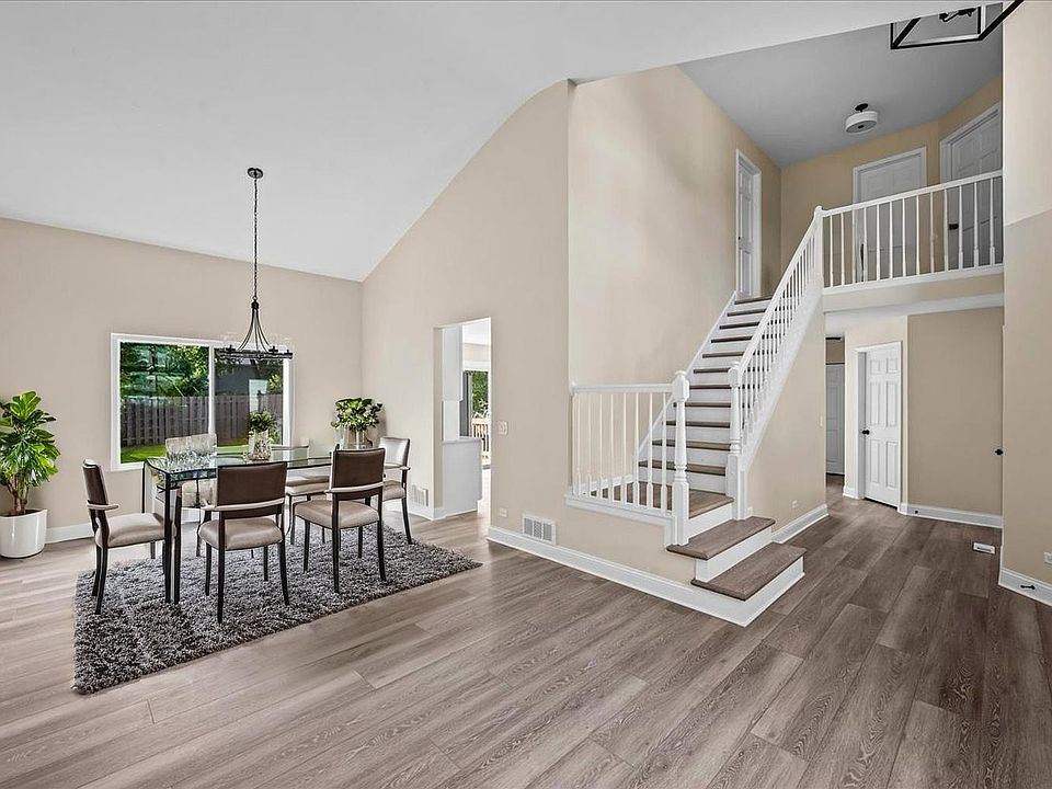 2nd image of 872 Tylerton Cir