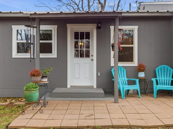 503 E Bluebonnet Ln, Johnson City, TX 78636