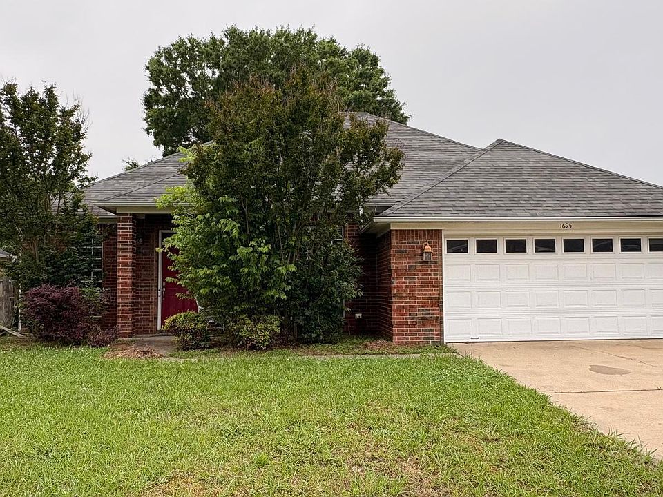 2nd image of 1695 Jasmine Ln