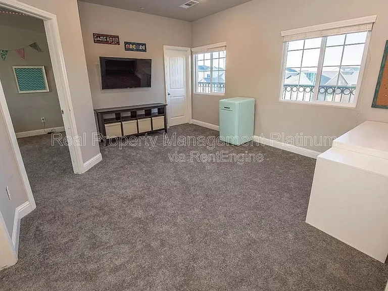 6191 E Fedora Ave — Photo 5