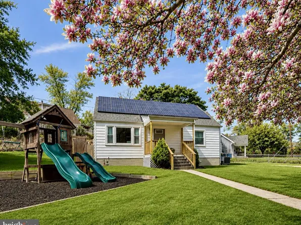 2420 Byrd Ln, Alexandria, VA 22303