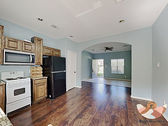 5th image of 3725 San Rose Dr