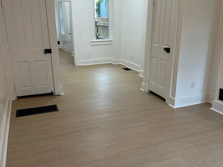 412 Locust St — Photo 2