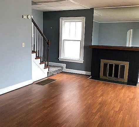 2nd image of 423 Forest St