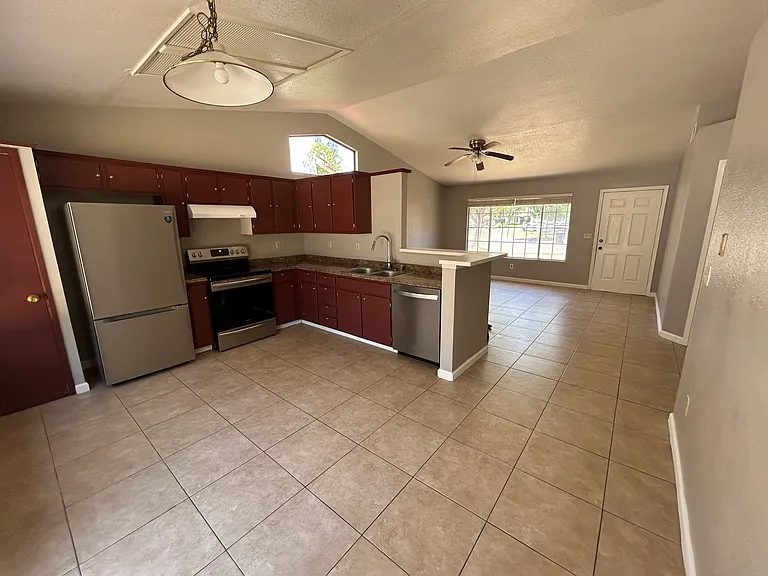 661 Waddell Way — Photo 5