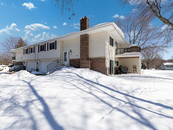 2nd image of 817 Evergreen Cir
