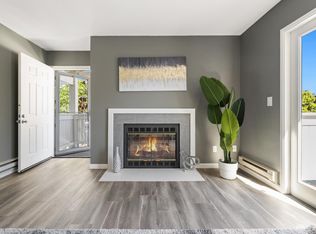 240 Marina Lakes Dr, Richmond, CA 94804