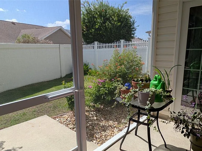 1231 Estill Ave — Photo 14