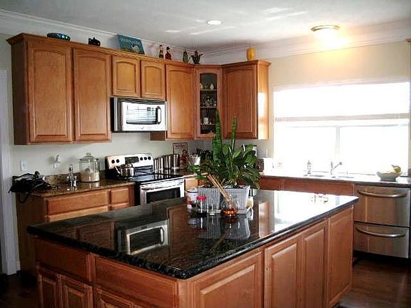 Goutmet Kitchen Granite Counter Tops