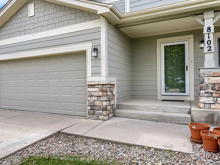 8102 Silver Glen Dr — Photo 1
