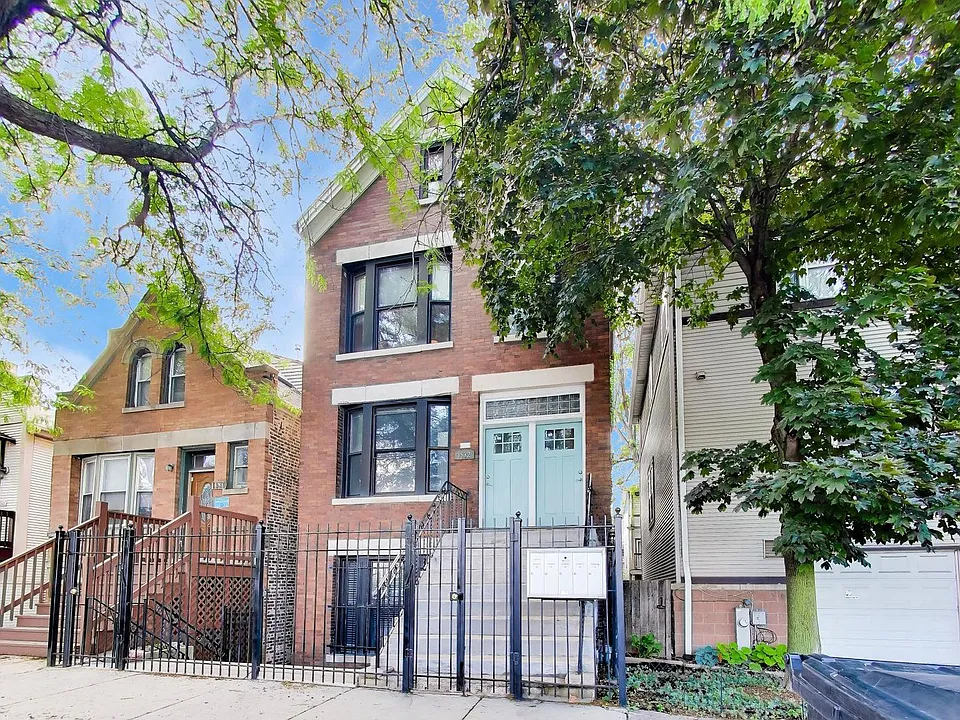 1532 N Greenview Ave #2F