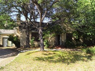 603 N Avenue C, Elgin, TX 78621