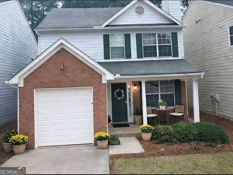 621 Hillandale Park Dr — Photo 1