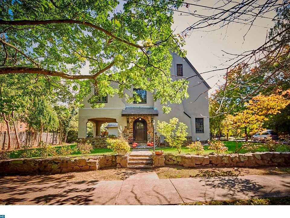 1st image of 2000 Riverview Ave