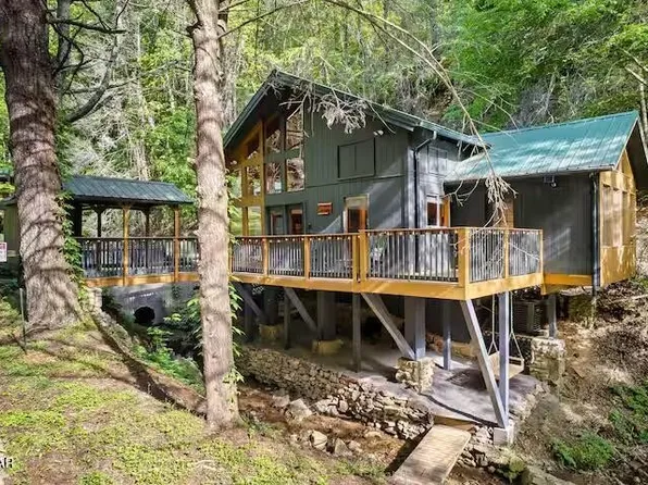 2645 Black Walnut Flats Rd, Sevierville, TN 37862