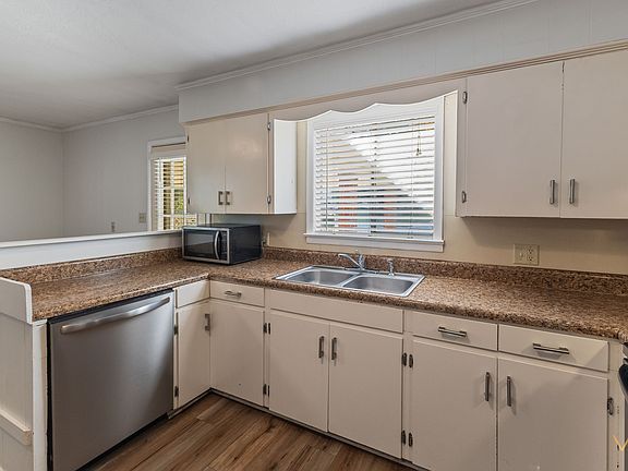402_Crestmont_Ave-5_10172025