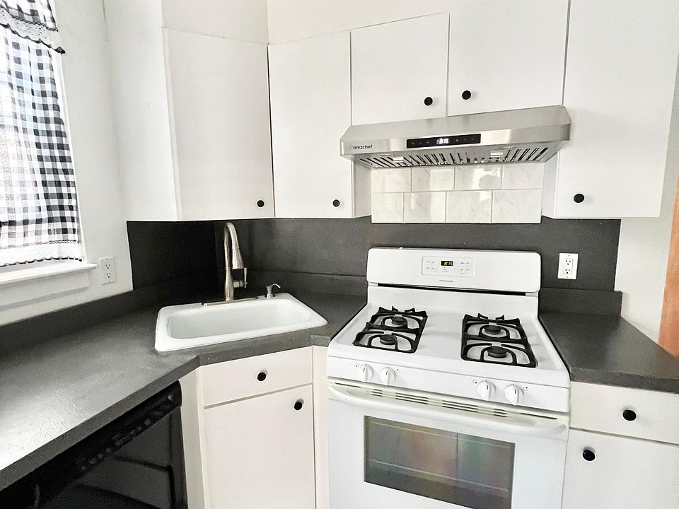 1st image of 159A Bay 47th St #3