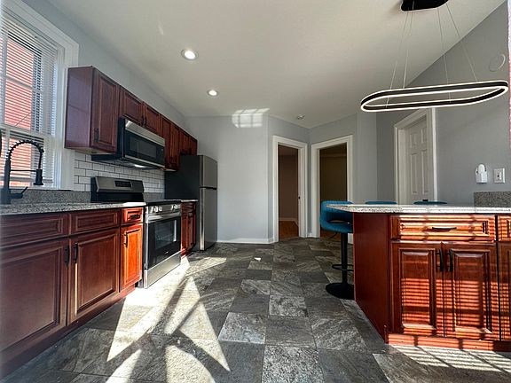 5th image of 308 Hawley Ave APT 4