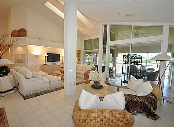 Home For Sale In Broken Sound