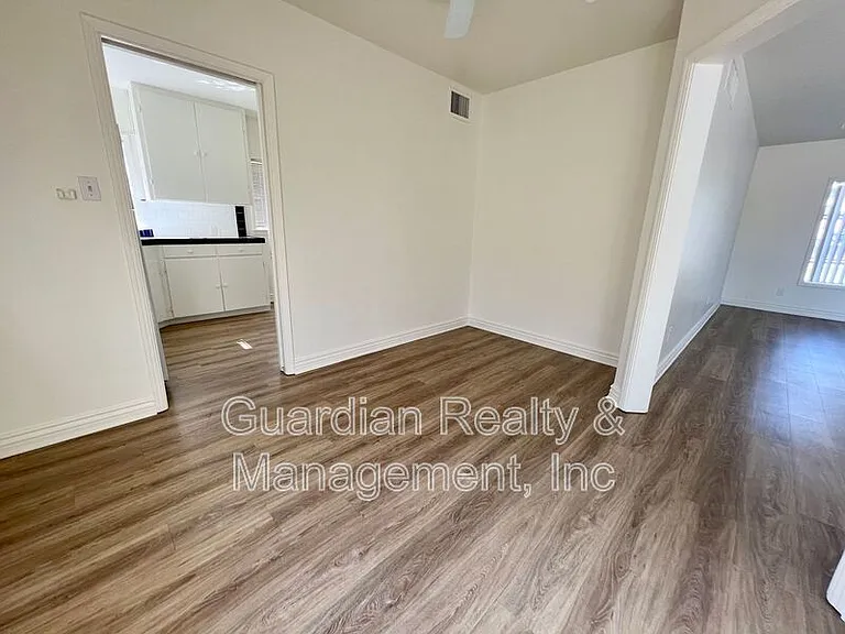 535 W Edgemont Ave — Photo 10